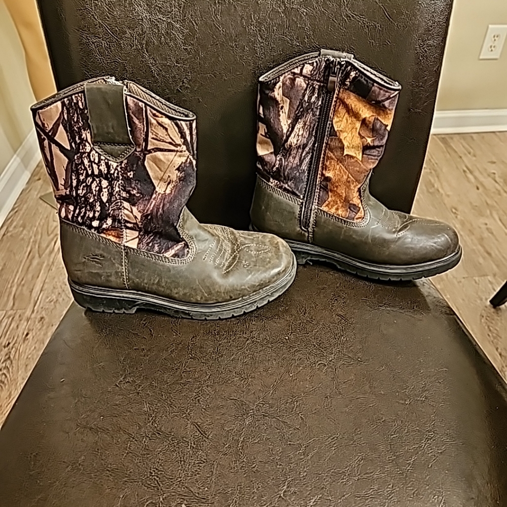 Camouflage Boots
